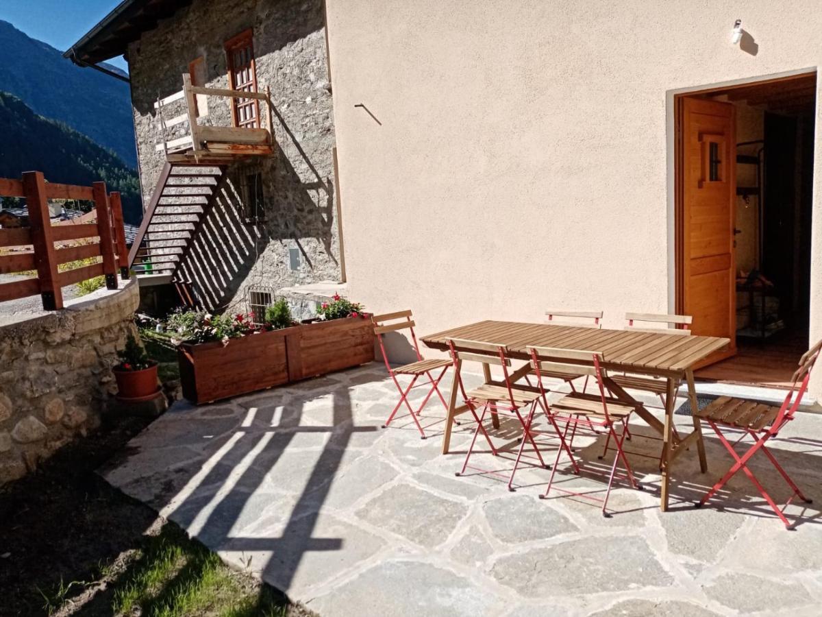 Casa Vacanza Il Granaio Villa La Thuile Dış mekan fotoğraf